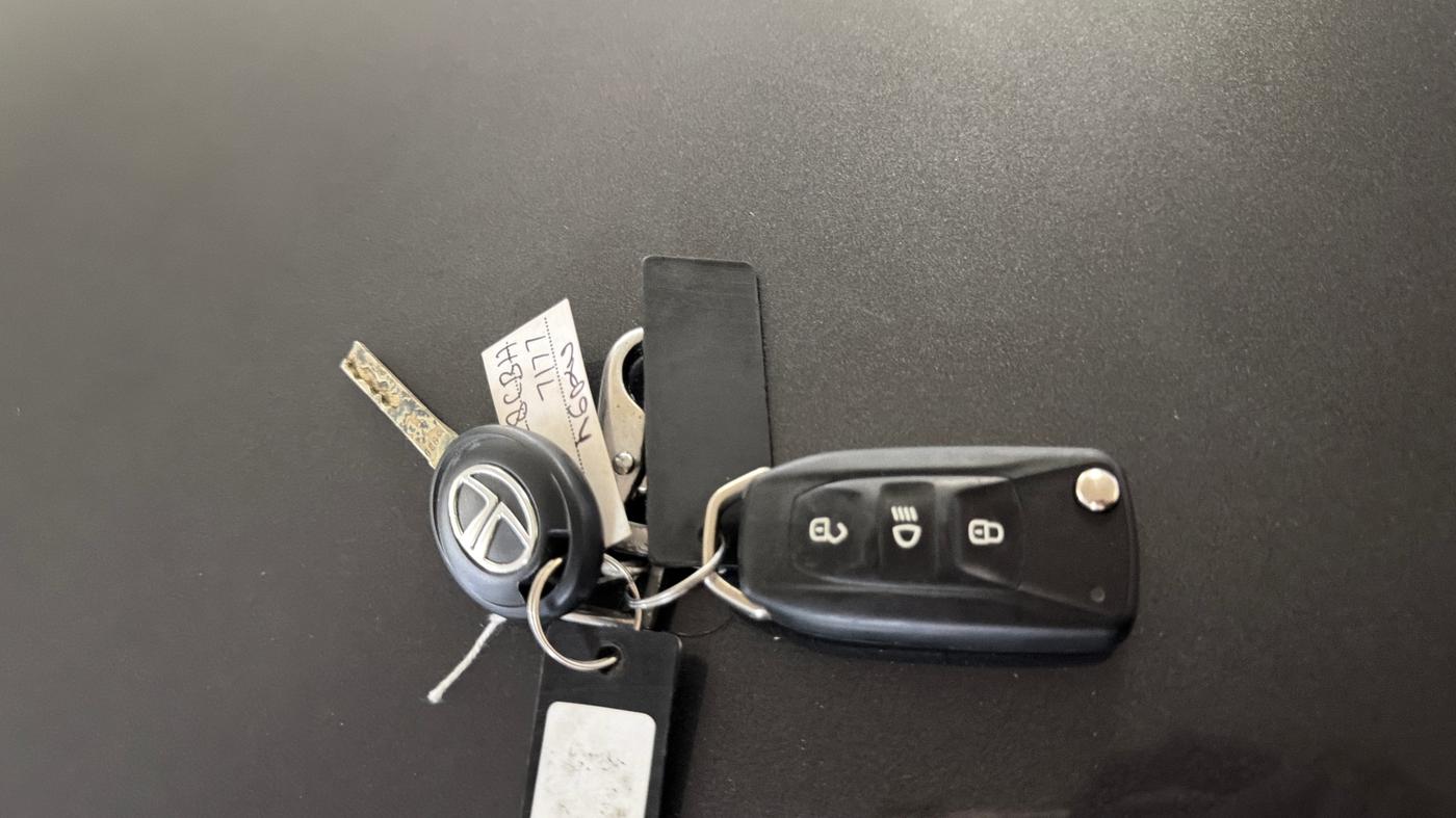 2024 Tata PUNCH ADVENTURE MT, Petrol, Manual, 27,417 km, Key Close Up