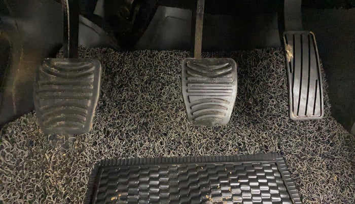 2022 Mahindra XUV300 W4 1.5 DIESEL, Diesel, Manual, 49,824 km, Pedals