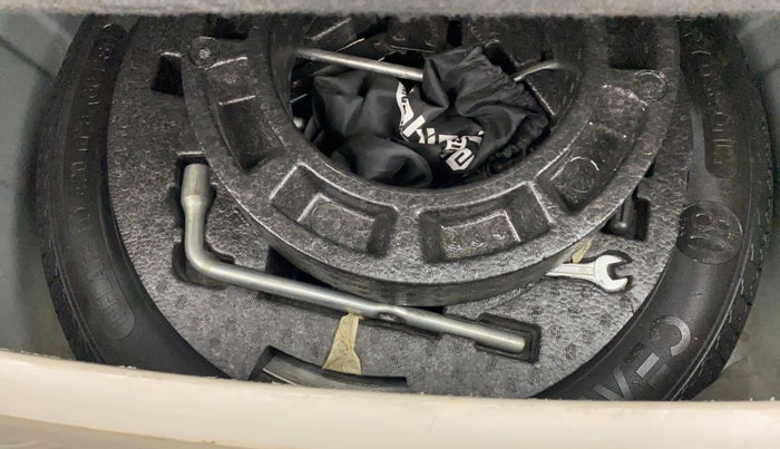 2022 Mahindra XUV300 W4 1.5 DIESEL, Diesel, Manual, 49,824 km, Spare Tyre