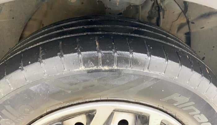 2022 Mahindra XUV300 W4 1.5 DIESEL, Diesel, Manual, 49,824 km, Right Front Tyre Tread