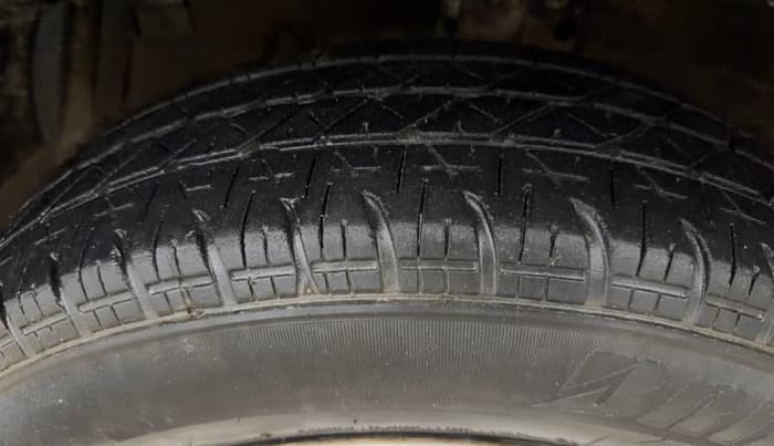 2017 Maruti Swift LXI (O), Petrol, Manual, 41,272 km, Left Front Tyre Tread
