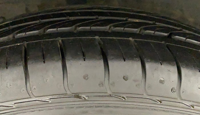 2021 Tata NEXON XE PETROL, Petrol, Manual, 27,410 km, Right Rear Tyre Tread