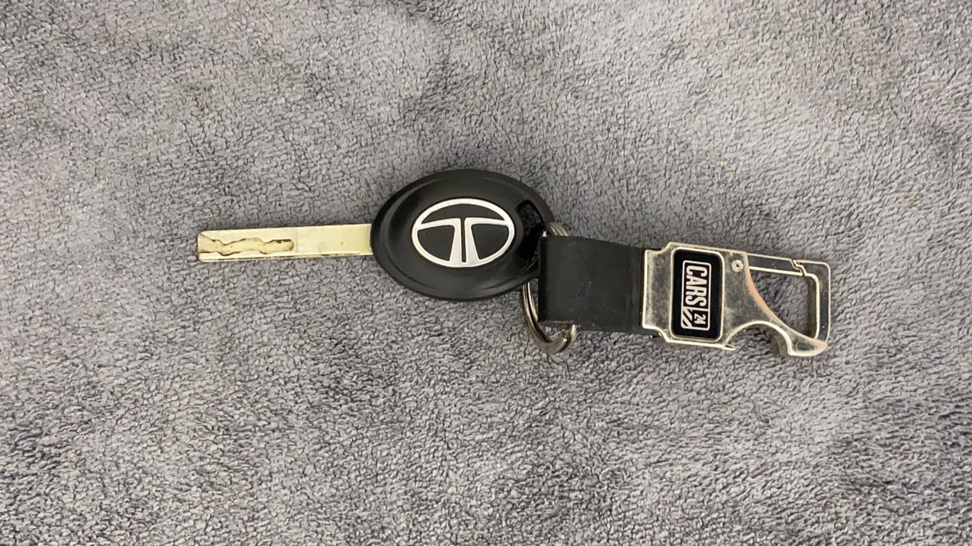 2021 Tata NEXON XE PETROL, Petrol, Manual, 27,410 km, Key Close Up