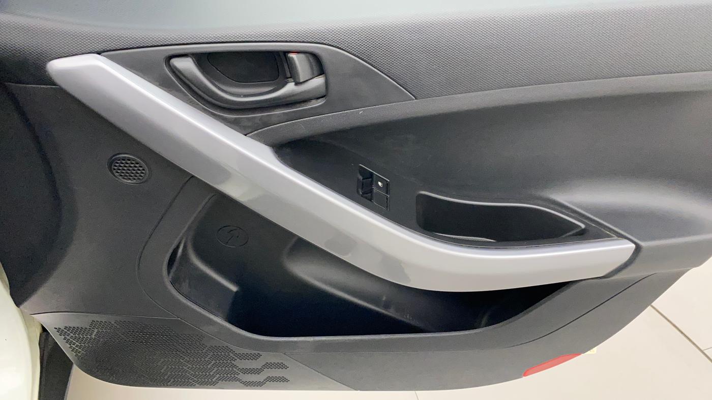 2021 Tata NEXON XE PETROL, Petrol, Manual, 27,410 km, Driver Side Door Panels Control