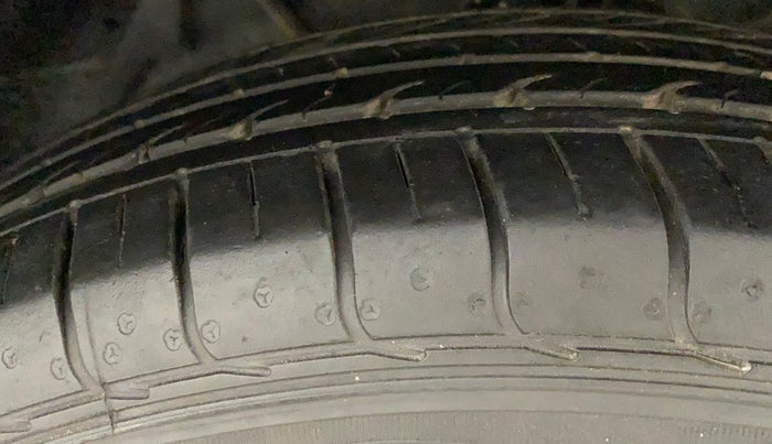2021 Tata NEXON XE PETROL, Petrol, Manual, 27,410 km, Right Front Tyre Tread