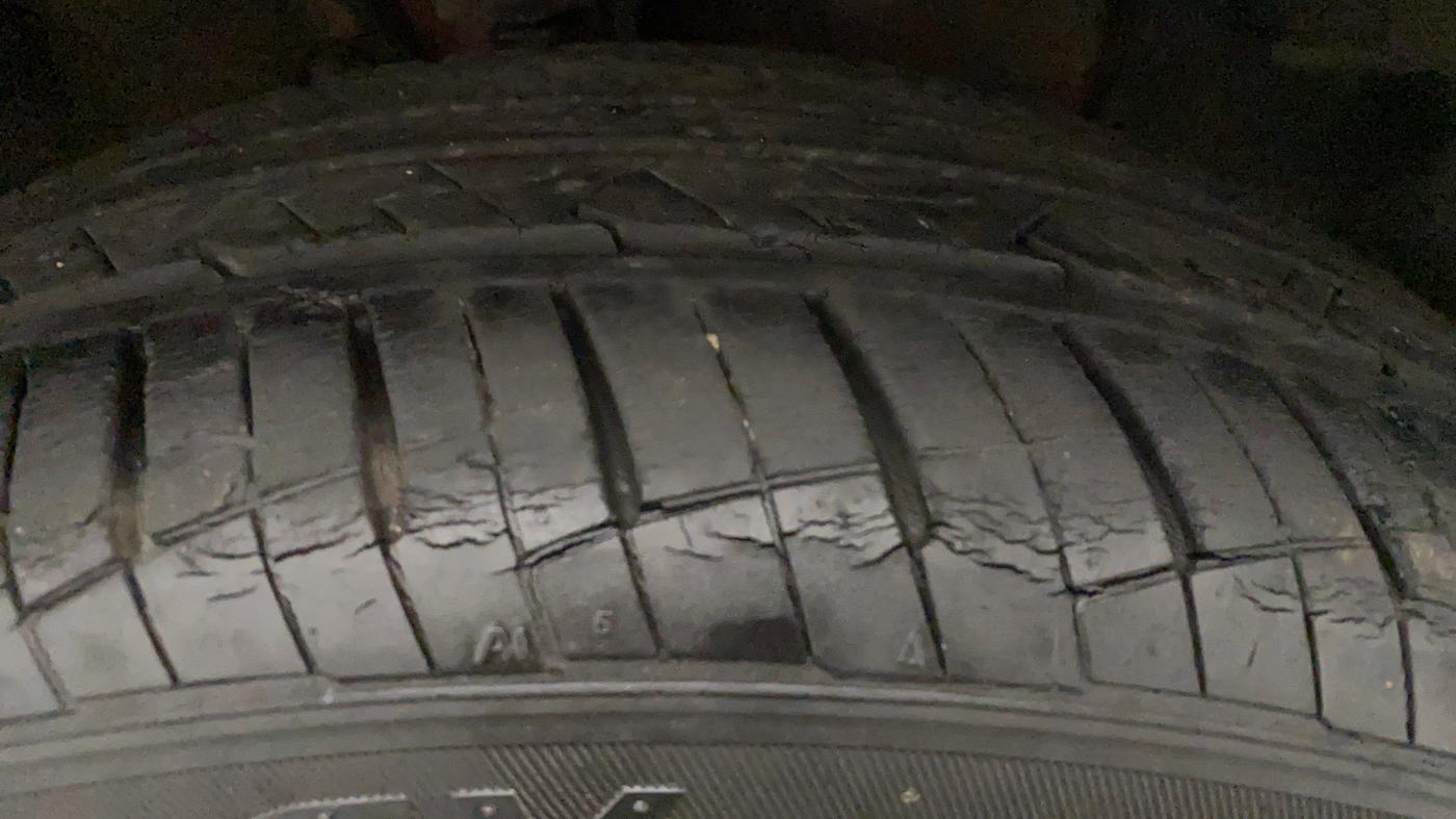 2019 Hyundai Elite i20 ASTA (O) CVT, Petrol, Automatic, 56,646 km, Right Front Tyre Tread