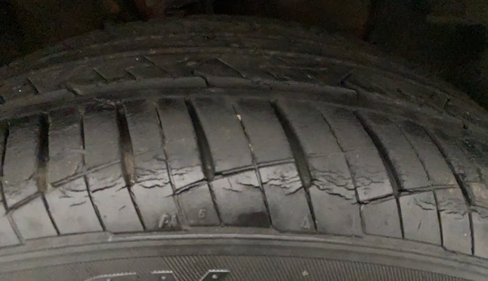 2019 Hyundai Elite i20 ASTA (O) CVT, Petrol, Automatic, 56,646 km, Right Front Tyre Tread