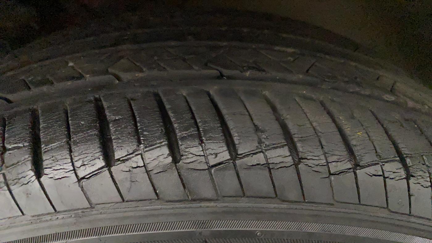 2019 Hyundai Elite i20 ASTA (O) CVT, Petrol, Automatic, 56,646 km, Left Rear Tyre Tread