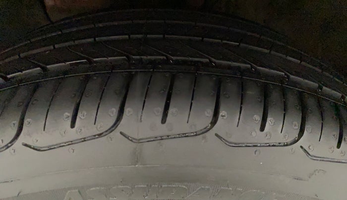 2019 Hyundai Elite i20 ASTA (O) CVT, Petrol, Automatic, 56,646 km, Left Front Tyre Tread
