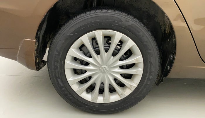 2015 Maruti Ciaz VXI+, Petrol, Manual, 1,19,079 km, Right Rear Wheel