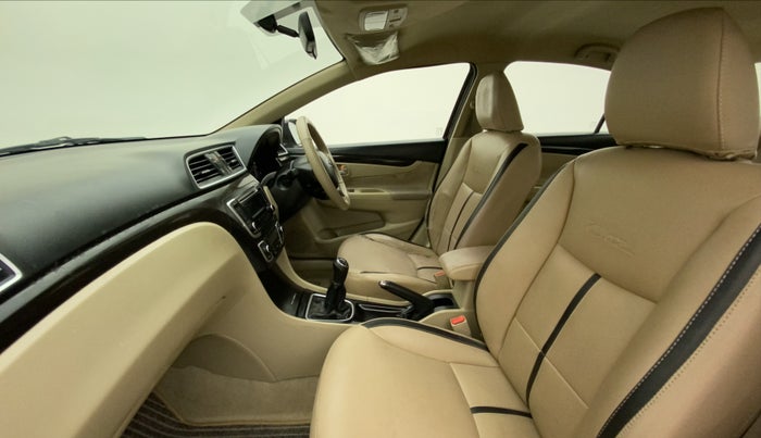 2015 Maruti Ciaz VXI+, Petrol, Manual, 1,19,079 km, Right Side Front Door Cabin