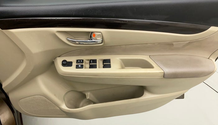 2015 Maruti Ciaz VXI+, Petrol, Manual, 1,19,079 km, Driver Side Door Panels Control