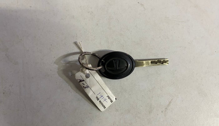 2018 Tata NEXON XE PETROL, Petrol, Manual, 72,411 km, Key Close Up