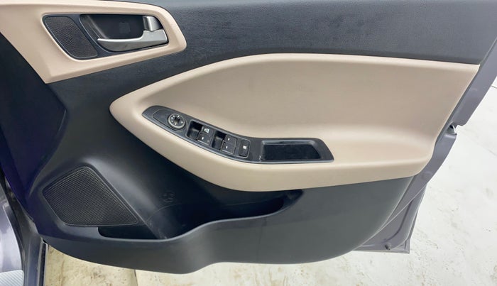 2018 Hyundai Elite i20 MAGNA EXECUTIVE 1.2, Petrol, Manual, 1,23,137 km, Driver Side Door Panels Control