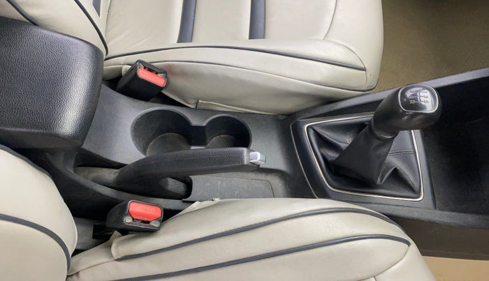 2018 Hyundai Elite i20 MAGNA EXECUTIVE 1.2, Petrol, Manual, 1,23,137 km, Gear Lever