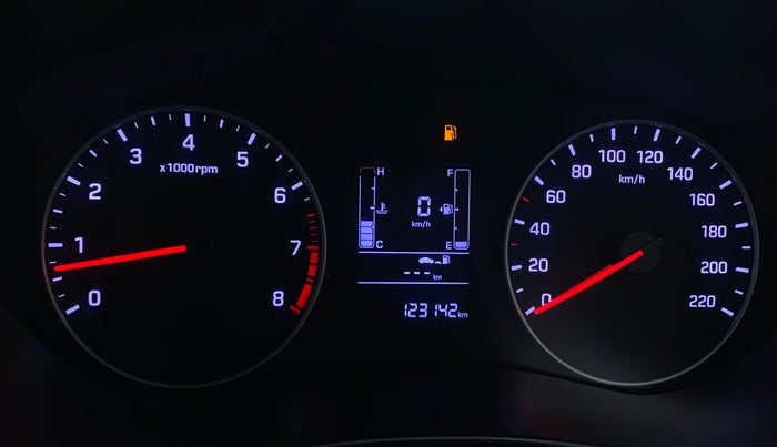 2018 Hyundai Elite i20 MAGNA EXECUTIVE 1.2, Petrol, Manual, 1,23,137 km, Odometer Image
