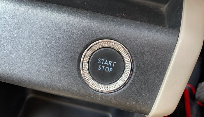 2022 Renault TRIBER RXZ AMT, Petrol, Automatic, 21,842 km, Keyless Start/ Stop Button