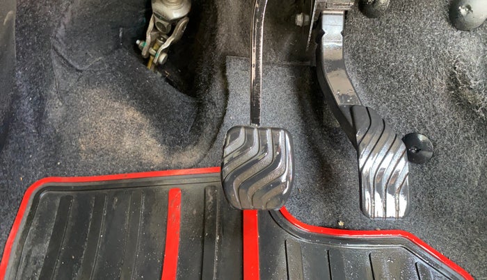 2022 Renault TRIBER RXZ AMT, Petrol, Automatic, 21,842 km, Pedals