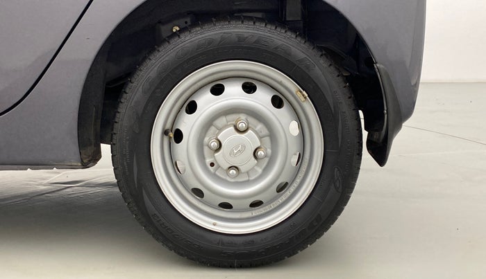 2017 Hyundai Eon ERA PLUS (O), Petrol, Manual, 7,380 km, Left Rear Wheel