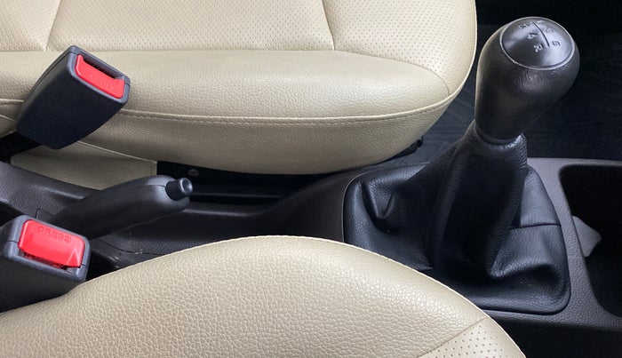 2017 Hyundai Eon ERA PLUS (O), Petrol, Manual, 7,380 km, Gear Lever