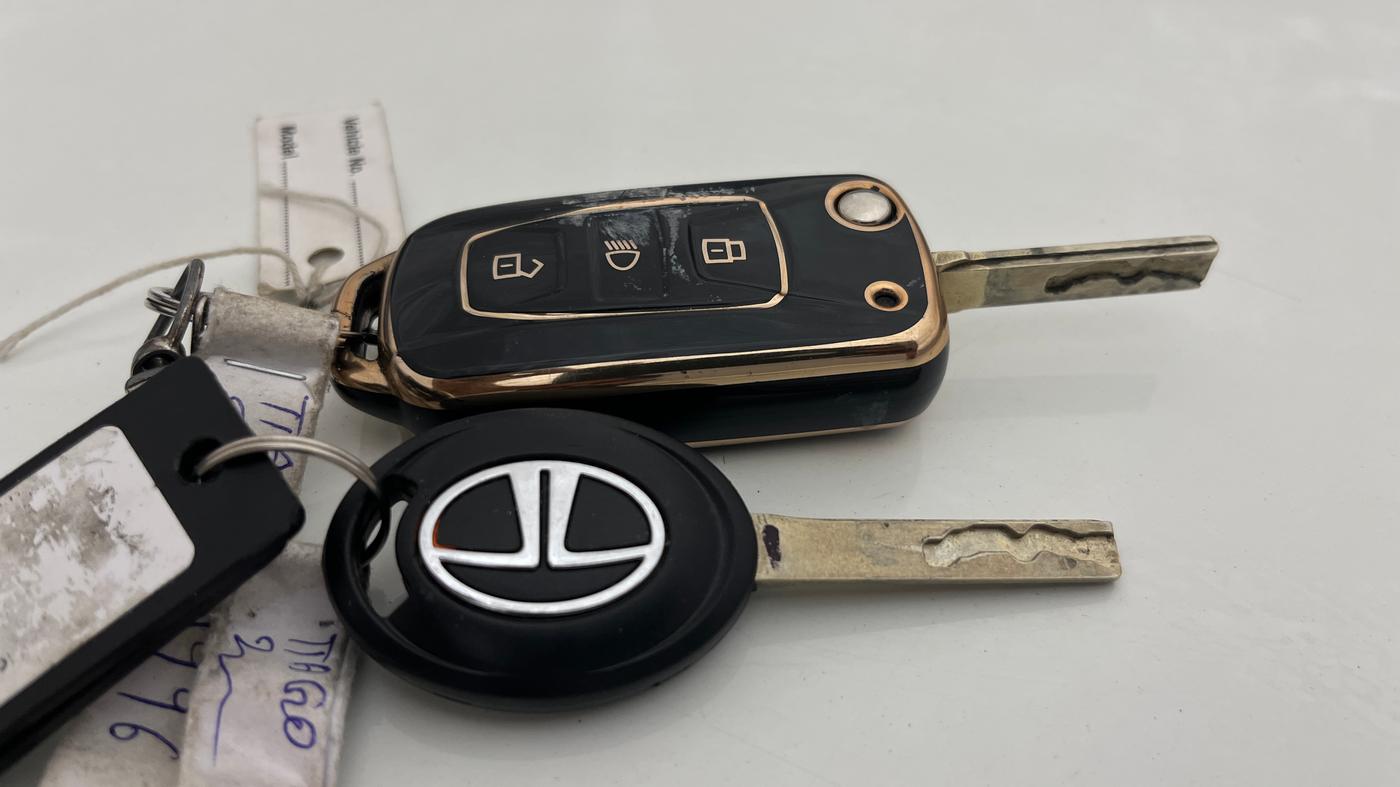 2022 Tata Tiago XT CNG, CNG, Manual, 61,054 km, Key Close Up