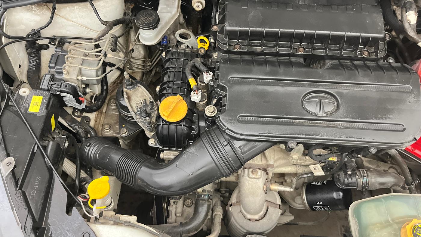 2022 Tata Tiago XT CNG, CNG, Manual, 61,054 km, Engine View - Right