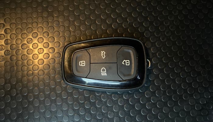 2020 Tata NEXON XZ PLUS PETROL, Petrol, Manual, 86,020 km, Key Close Up
