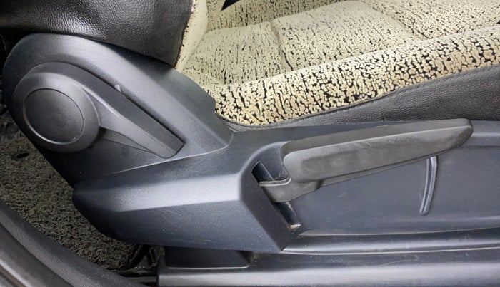 2020 Tata ALTROZ XZ 1.2, Petrol, Manual, 26,417 km, Driver Side Adjustment Panel