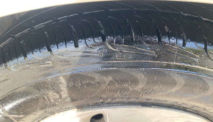 2014 Maruti Celerio VXI AMT, Petrol, Automatic, 84,949 km, Left Front Tyre Tread