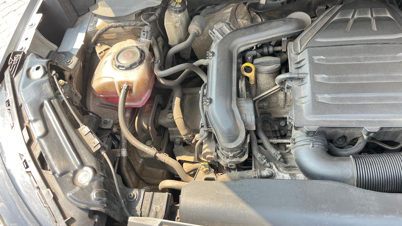 2023 Skoda KUSHAQ STYLE 1.0L TSI AT, Petrol, Automatic, 1,04,782 km, Engine View - Right