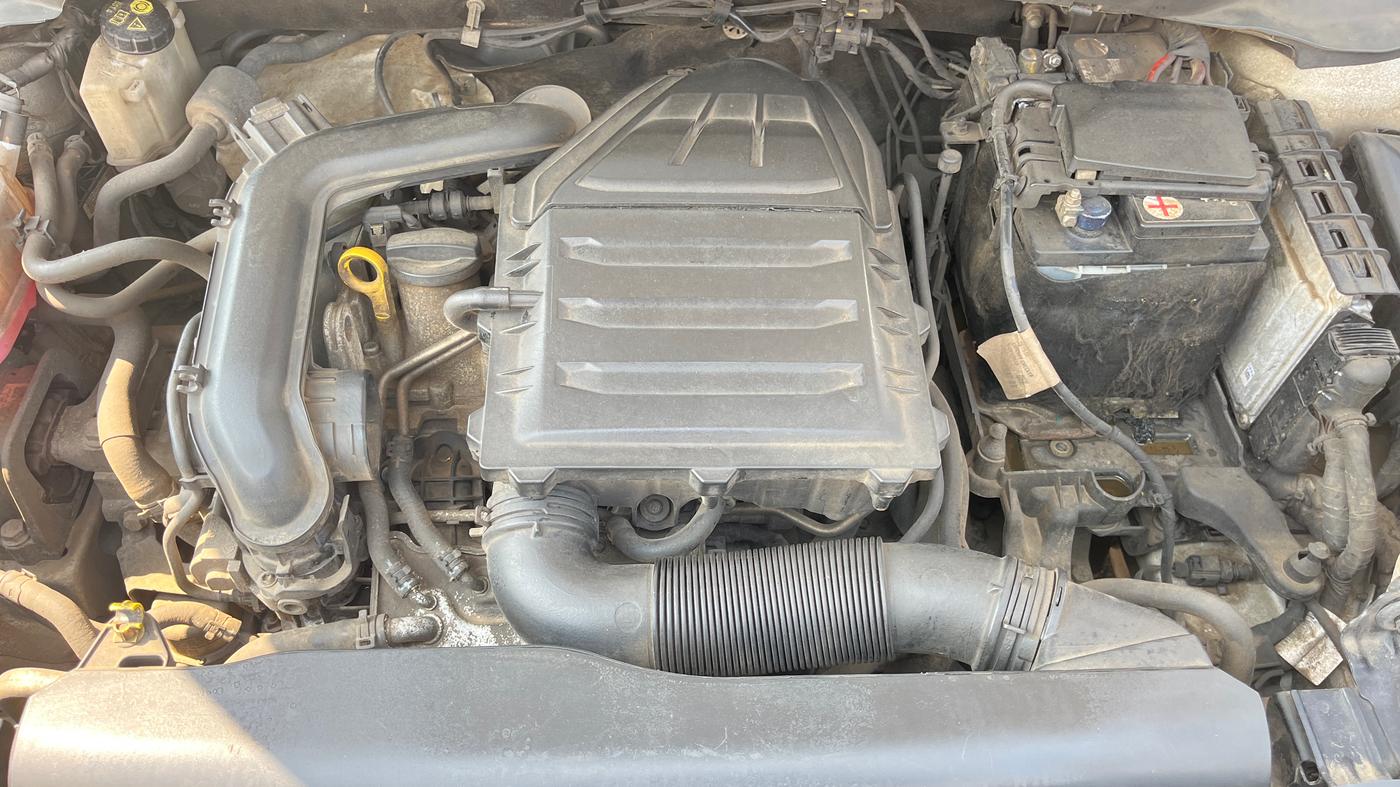2023 Skoda KUSHAQ STYLE 1.0L TSI AT, Petrol, Automatic, 1,04,782 km, Engine View