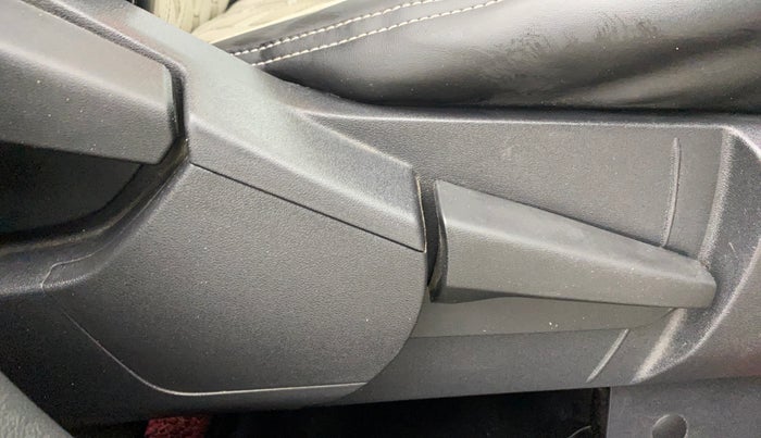 2023 Nissan MAGNITE XV MT, Petrol, Manual, 24,247 km, Driver Side Adjustment Panel