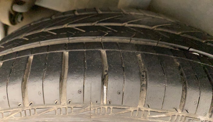 2015 Maruti Celerio VXI AMT, Petrol, Automatic, 70,866 km, Right Rear Tyre Tread