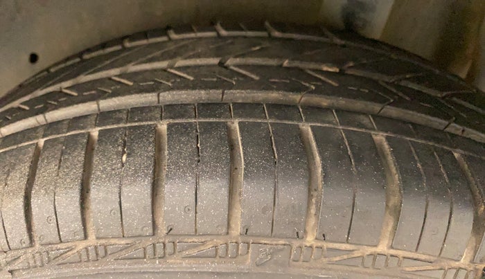 2015 Maruti Celerio VXI AMT, Petrol, Automatic, 70,866 km, Left Rear Tyre Tread
