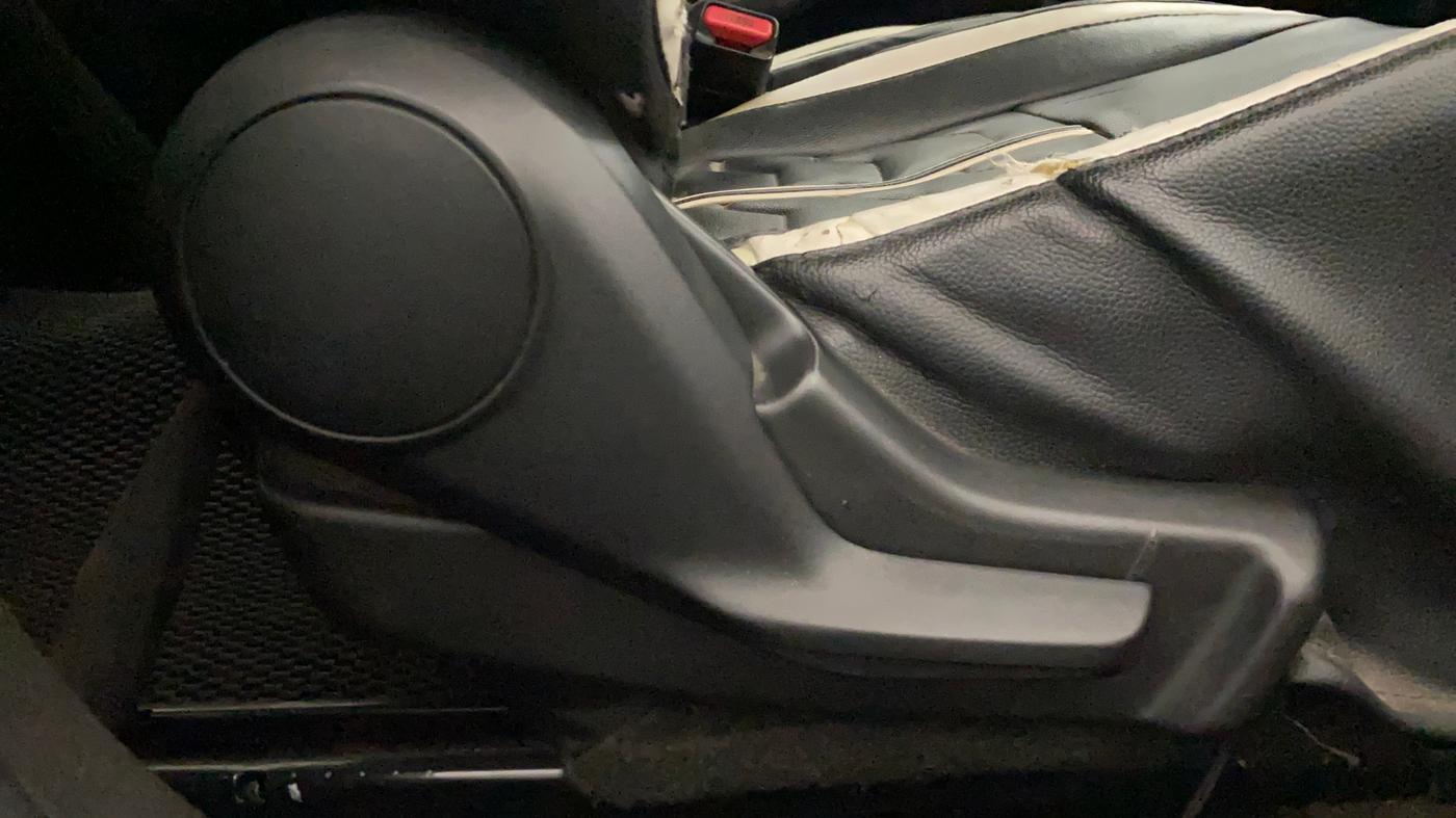 2018 Maruti Baleno DELTA PETROL 1.2, Petrol, Manual, 1,31,230 km, Driver Side Adjustment Panel