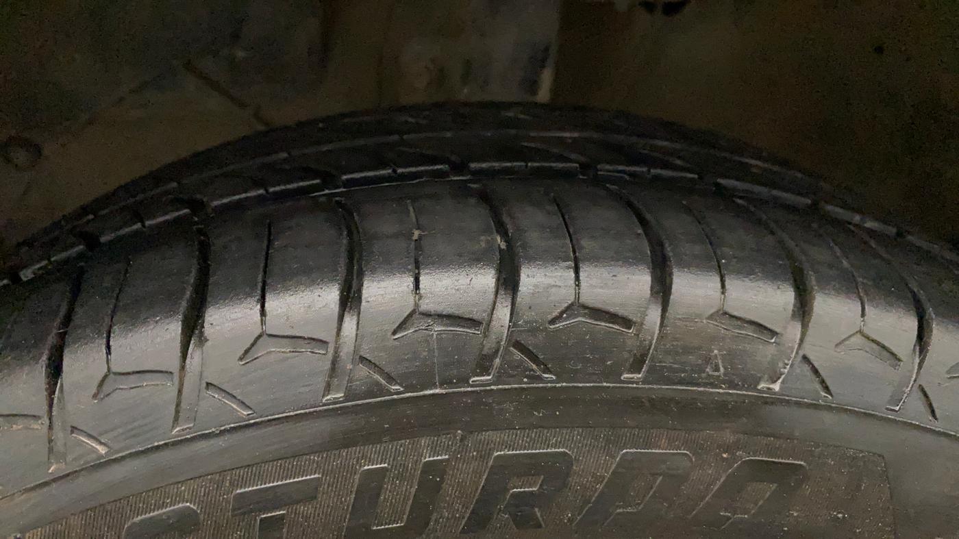 2018 Maruti Baleno DELTA PETROL 1.2, Petrol, Manual, 1,31,230 km, Left Front Tyre Tread