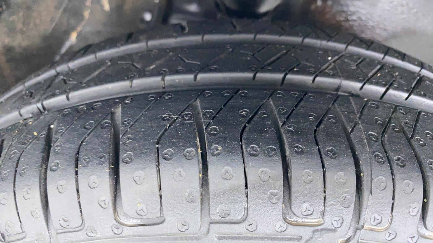 2011 Maruti Alto K10 VXI P, Petrol, Manual, 38,042 km, Right Front Tyre Tread