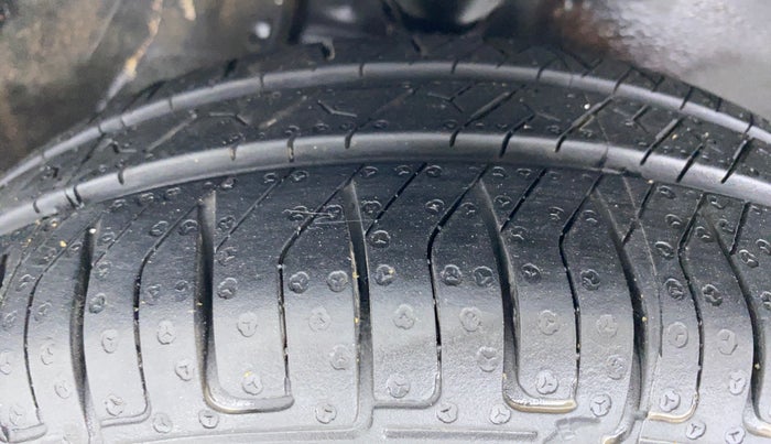 2011 Maruti Alto K10 VXI P, Petrol, Manual, 38,042 km, Right Front Tyre Tread