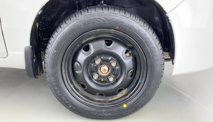 2011 Maruti Alto K10 VXI P, Petrol, Manual, 38,042 km, Right Front Wheel
