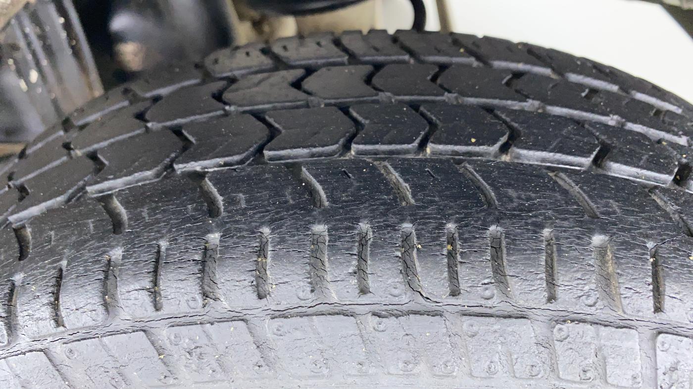 2011 Maruti Alto K10 VXI P, Petrol, Manual, 38,042 km, Left Rear Tyre Tread