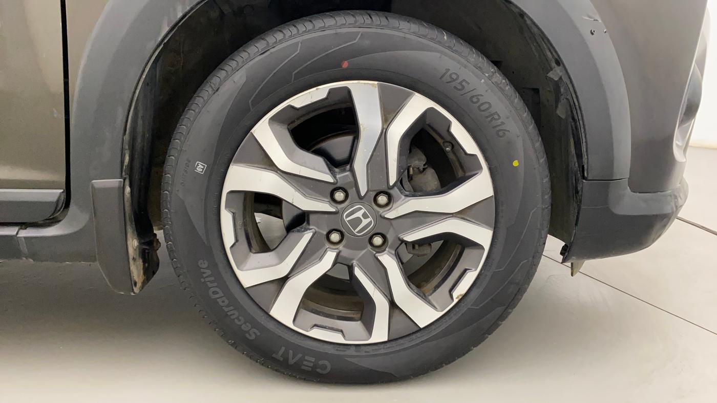 2017 Honda WR-V 1.5L I-DTEC VX MT, Diesel, Manual, 20,850 km, Right Front Wheel