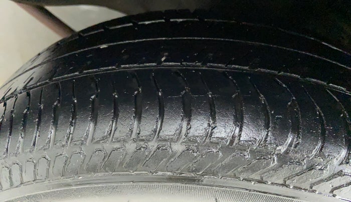2011 Maruti Alto K10 VXI P, Petrol, Manual, 26,554 km, Left Front Tyre Tread