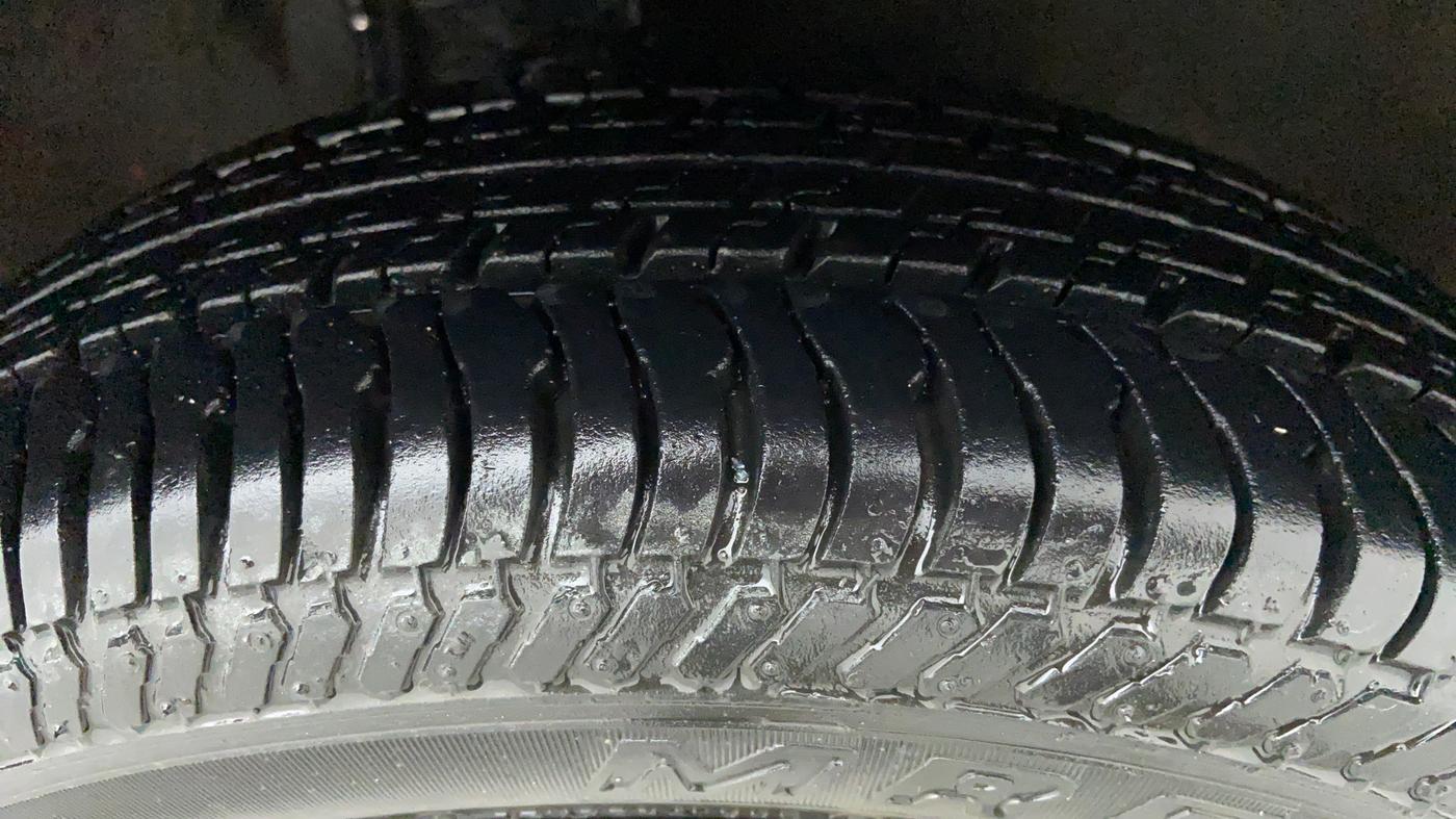 2011 Maruti Alto K10 VXI P, Petrol, Manual, 26,554 km, Right Front Tyre Tread