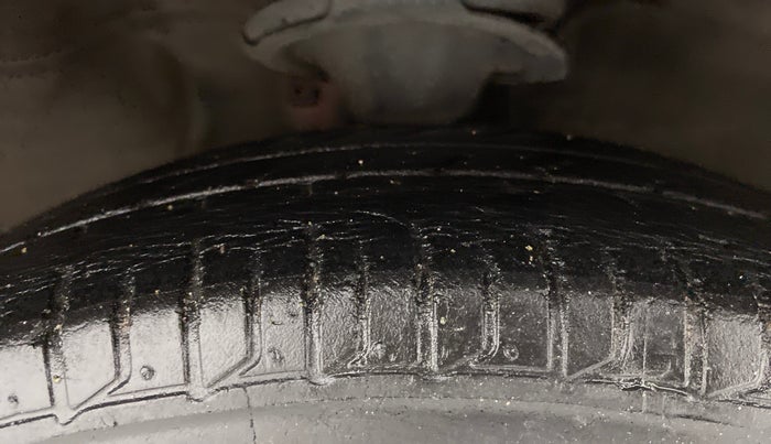 2010 Hyundai i10 SPORTZ 1.2, Petrol, Manual, 80,828 km, Right Front Tyre Tread