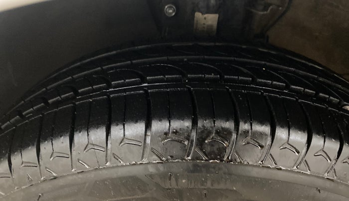 2015 Volkswagen Polo TRENDLINE 1.2L PETROL, Petrol, Manual, 60,768 km, Left Front Tyre Tread