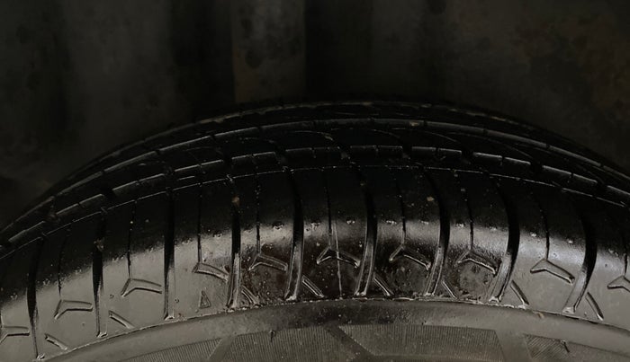 2015 Volkswagen Polo TRENDLINE 1.2L PETROL, Petrol, Manual, 60,768 km, Right Rear Tyre Tread