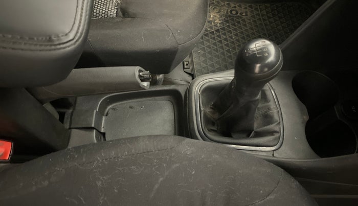 2015 Volkswagen Polo TRENDLINE 1.2L PETROL, Petrol, Manual, 60,768 km, Gear Lever