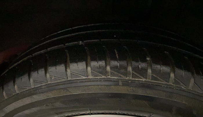 2021 Renault Kwid RXL 1.0 AMT, Petrol, Automatic, 41,489 km, Left Rear Tyre Tread