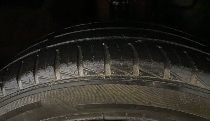 2021 Renault Kwid RXL 1.0 AMT, Petrol, Automatic, 41,489 km, Right Front Tyre Tread