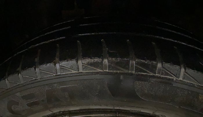 2021 Renault Kwid RXL 1.0 AMT, Petrol, Automatic, 41,489 km, Left Front Tyre Tread